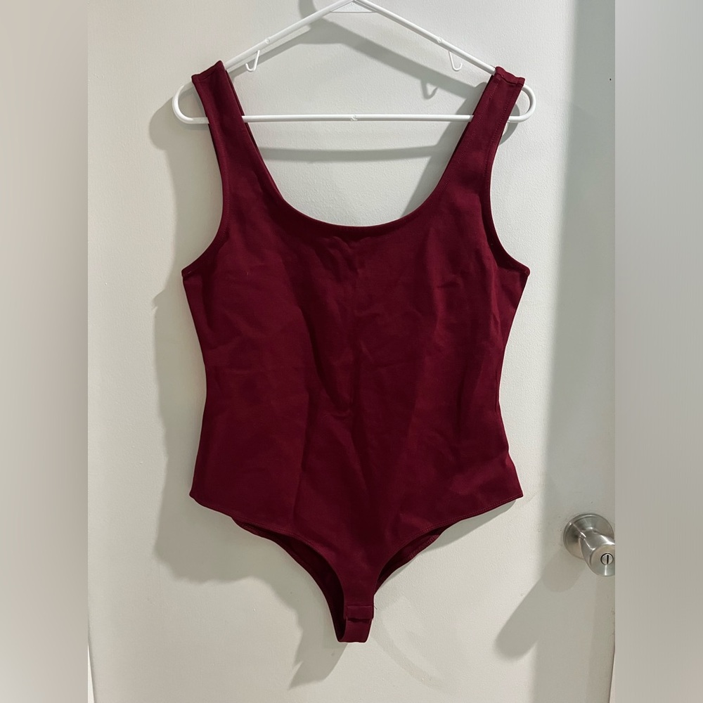 iris Burgundy Scoop Neck Bodysuit, size large, new!